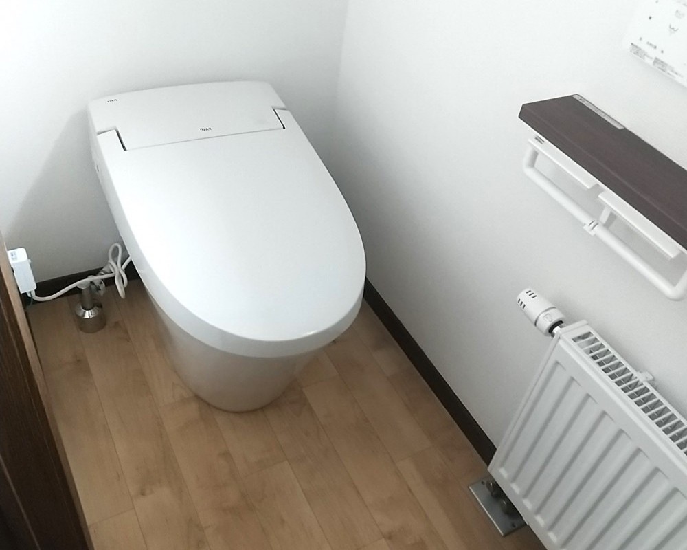 コンパクトでもしっかり収納！充実のトイレ空間