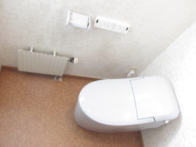 水漏れが解消し、掃除のしやすい快適なトイレに