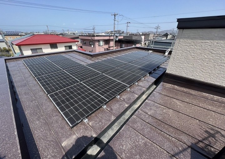 太陽光パネルを設置し、毎月の電気代が楽しみに！