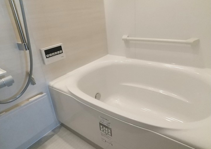 お得にタイルのお風呂から快適なシステムバスへ！ボイラー取替えでさらに便利に