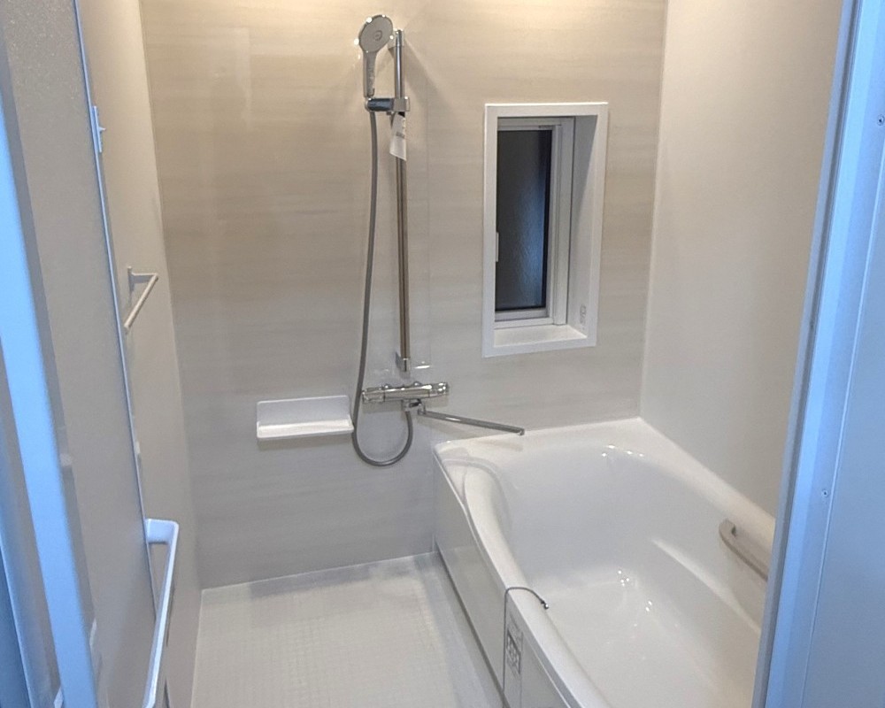 中古住宅購入後すぐに快適に!お風呂・窓取替リフォーム