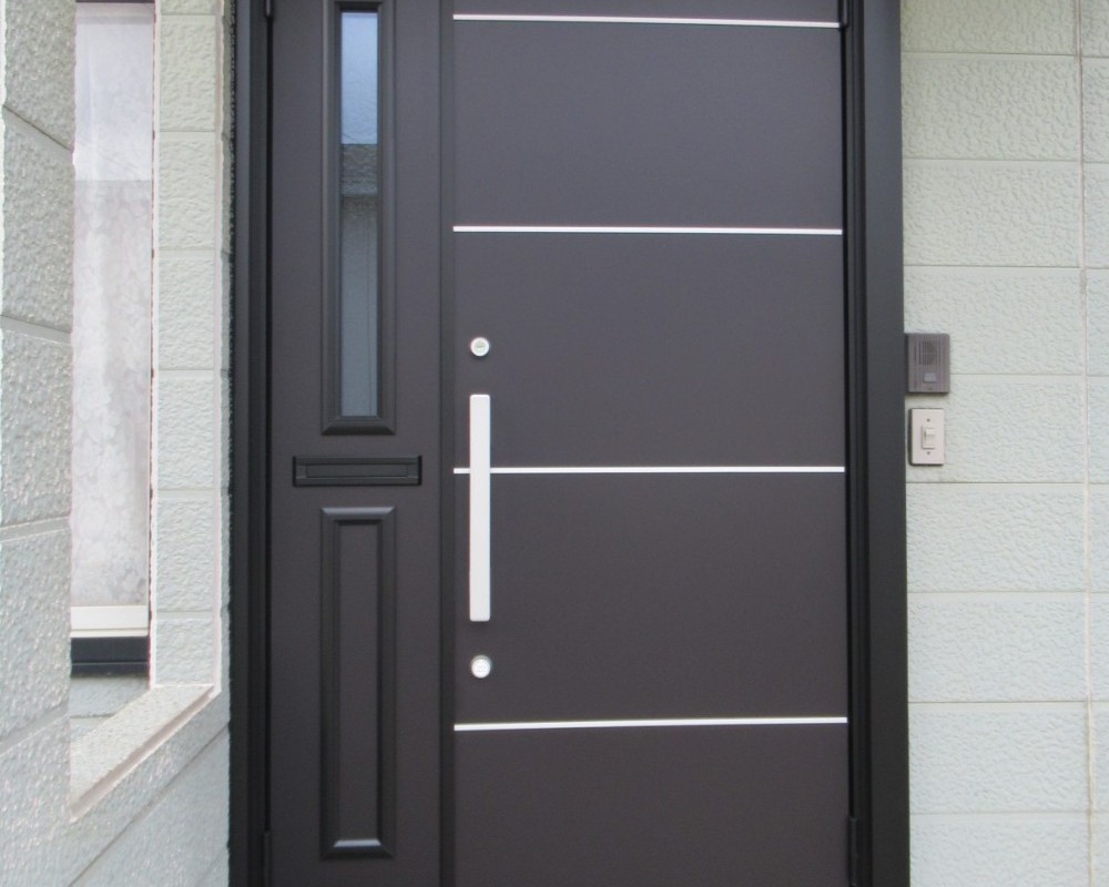 一日で終わる、玄関ドアリフォーム