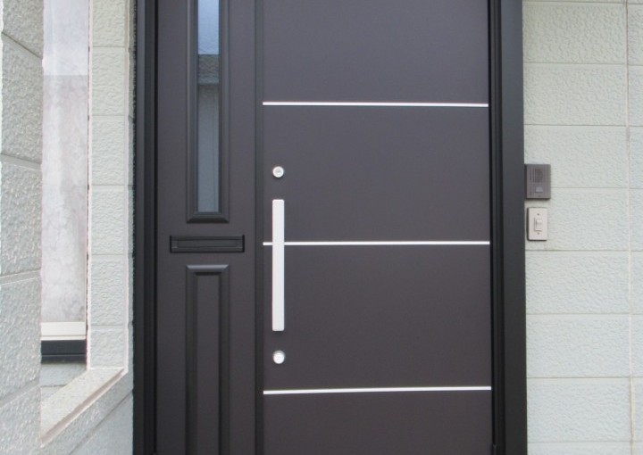 一日で終わる、玄関ドアリフォーム