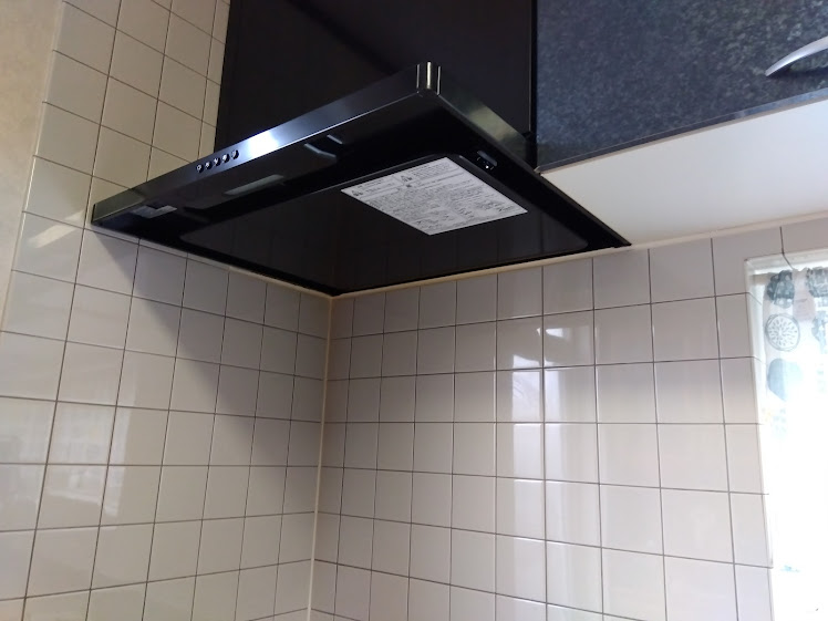 もう寒くない！冷気を防ぐレンジフードへ