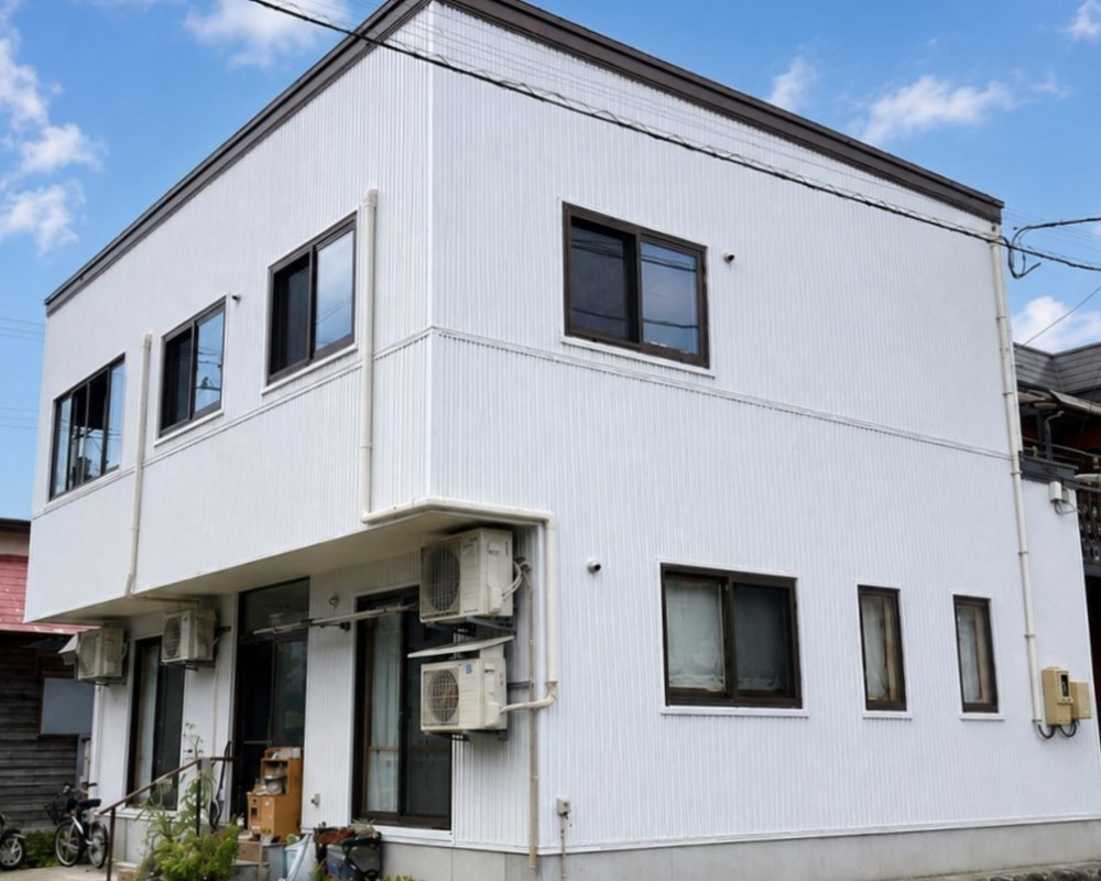 スタイリッシュで飽きのこない外観へ